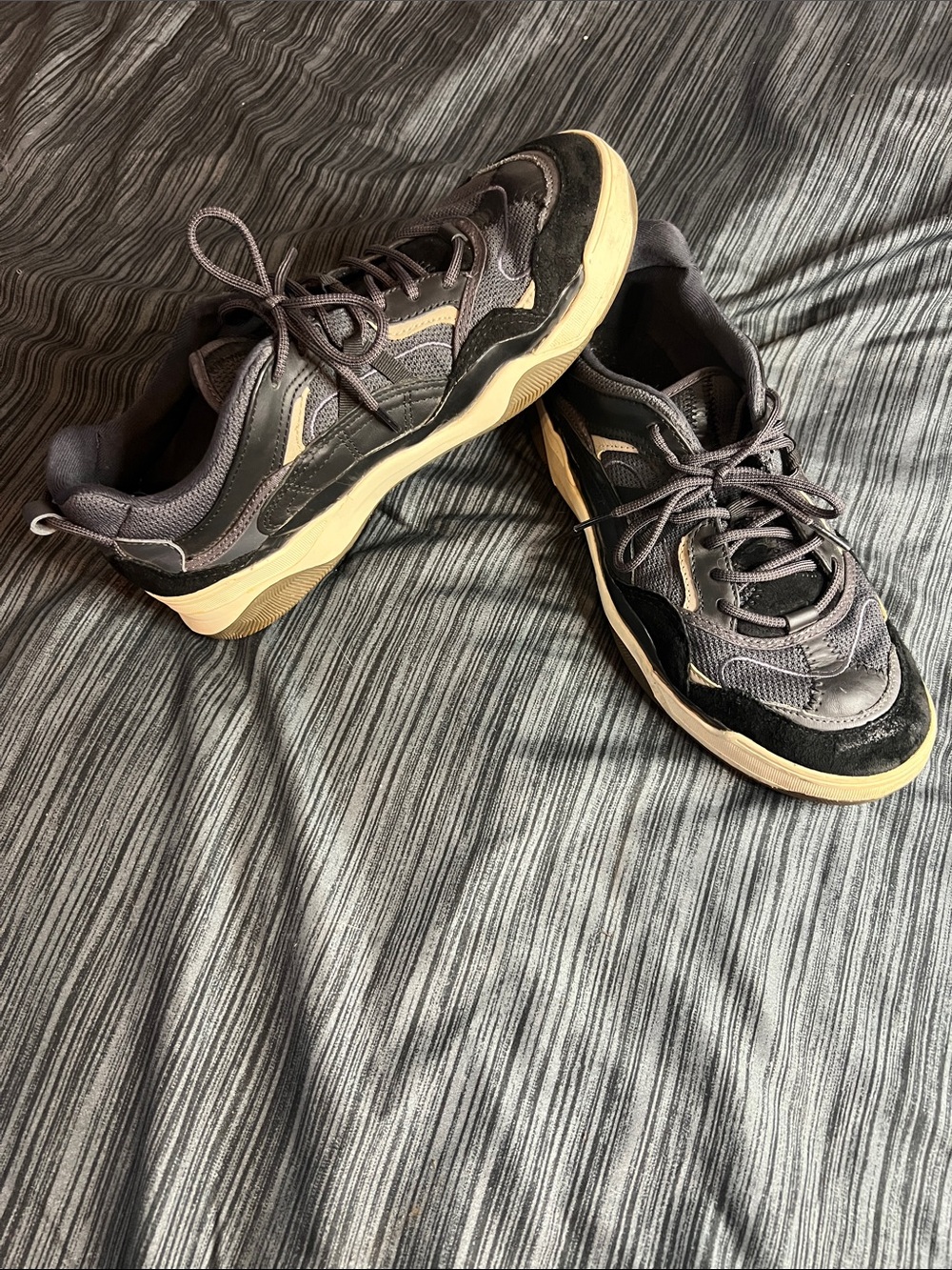 Vans Varix WC sneakers.